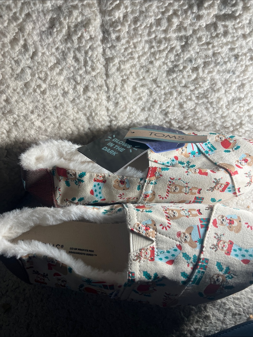 New Toms Holiday Spots Faux Fur slippers 6 Glow in the dark 6 NWT